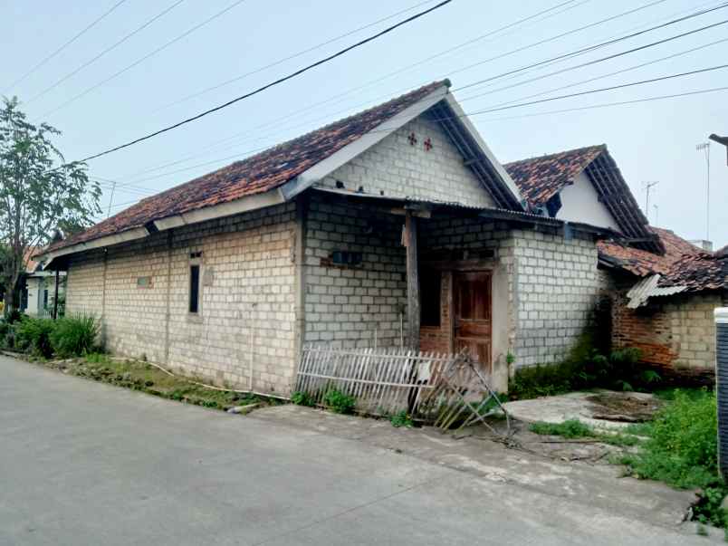 jual butuh rumah kampung di karawang