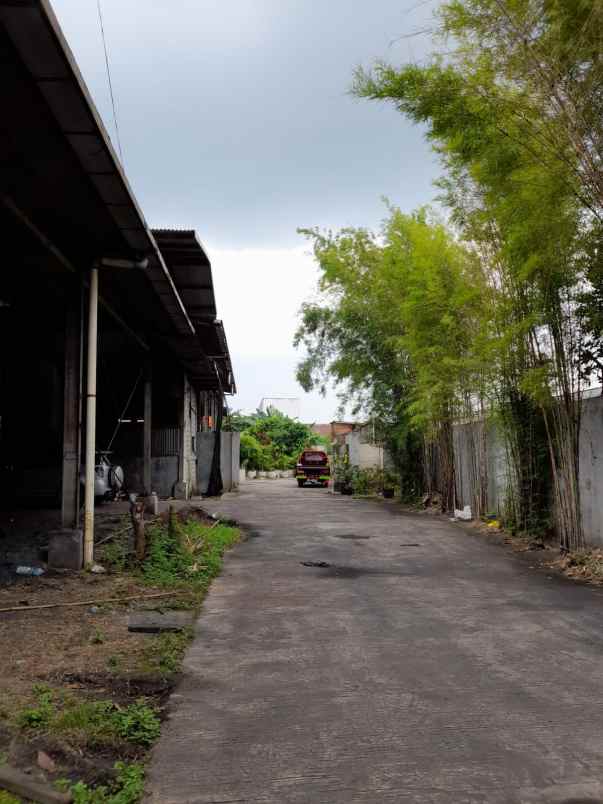 jual gudang lokasi strategis hadap jalan raya