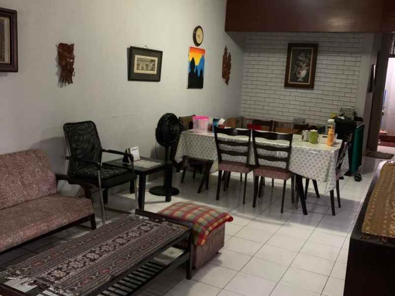 jual rumah bagus shm di jalan kangkung jakarta selatan