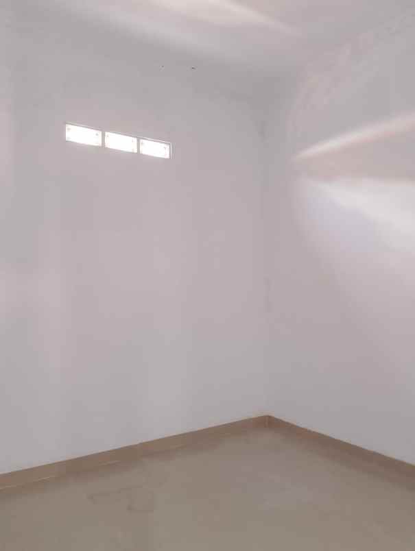 jual rumah baru harga cash tanah luas strategis