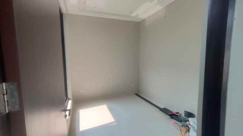 jual rumah baru minimalis cantik di kav dki meruya