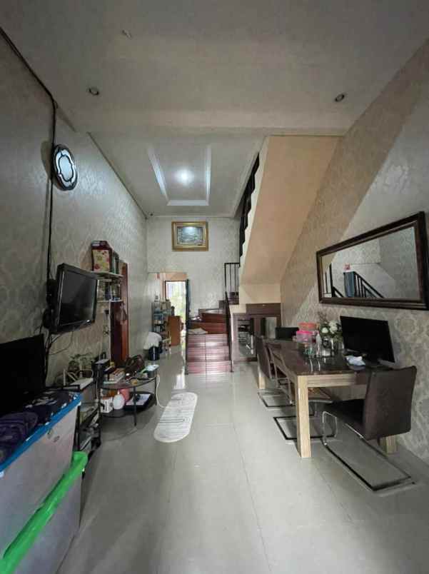 jual rumah butuh uang di condet 2 lantai full furnish