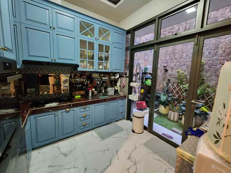 jual rumah komplek di victoria