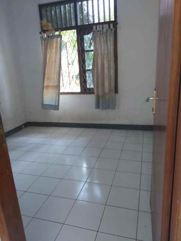 jual rumah komplex perdagangan tangerang