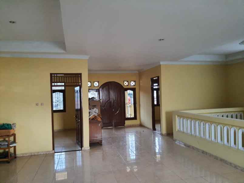 jual rumah megah 2 lt dekat stasiun ka poris tangerang