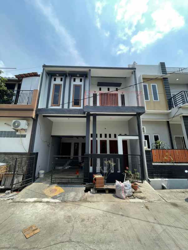 jual rumah megah di telaga mas bekasi utara c0423