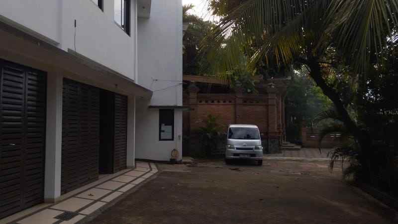 jual rumah mewah di perum gallery bintaro