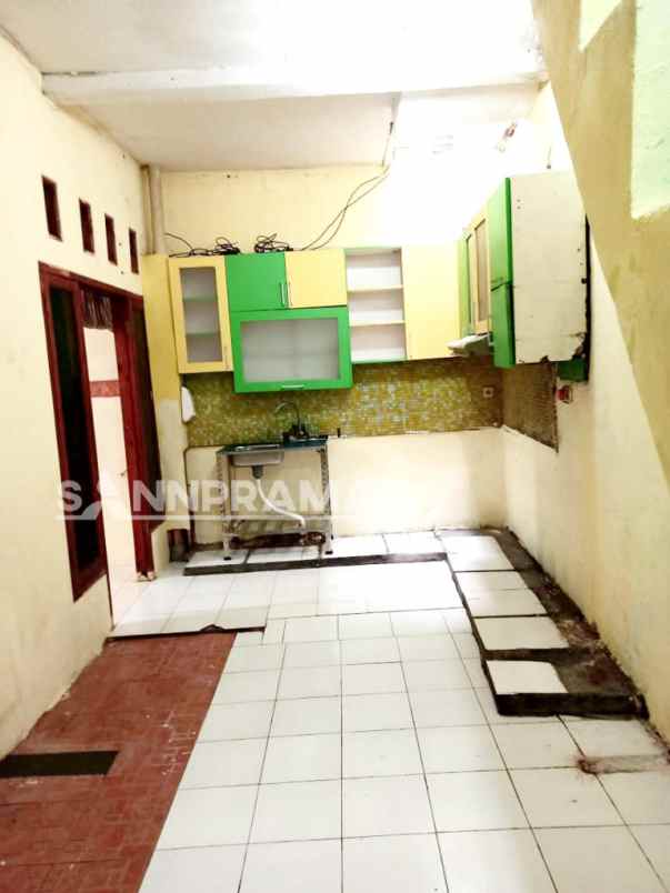 jual rumah second dalam perumahan