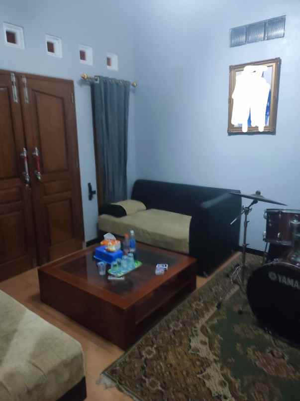 kost di area tembalang lt 230