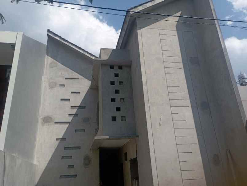 kost ekslusif di plemburan jl kaliurang dekat ke ugm