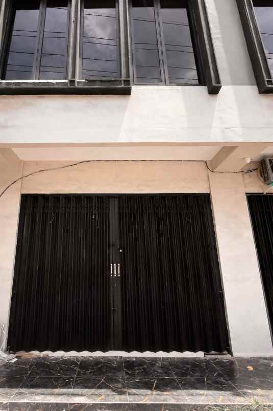 ruko gresss ploso baru row jalan 2 mobil