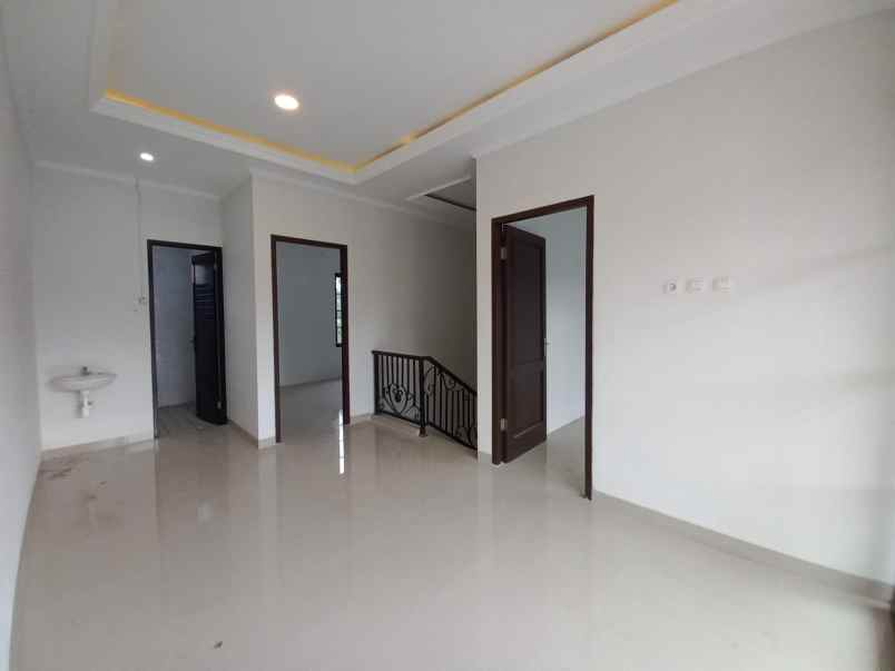 rumah 2 lantai dekat gdc depok 1 man