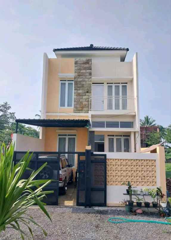 rumah 2 lantai harga 1 lantai di malang