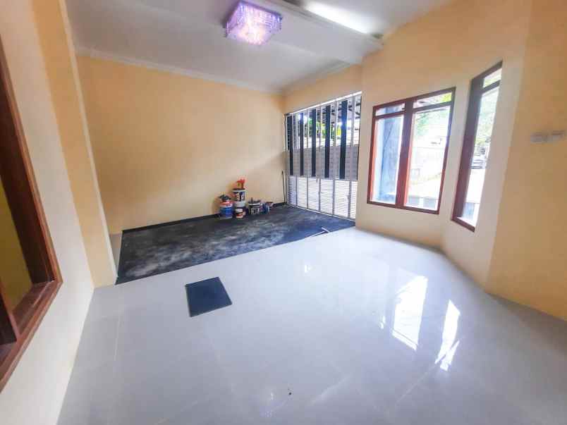 rumah 2 lantai paling murah di mlati sleman