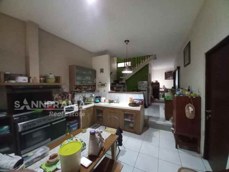 rumah 2 lantai second pinggir jalan serua ciputat rn