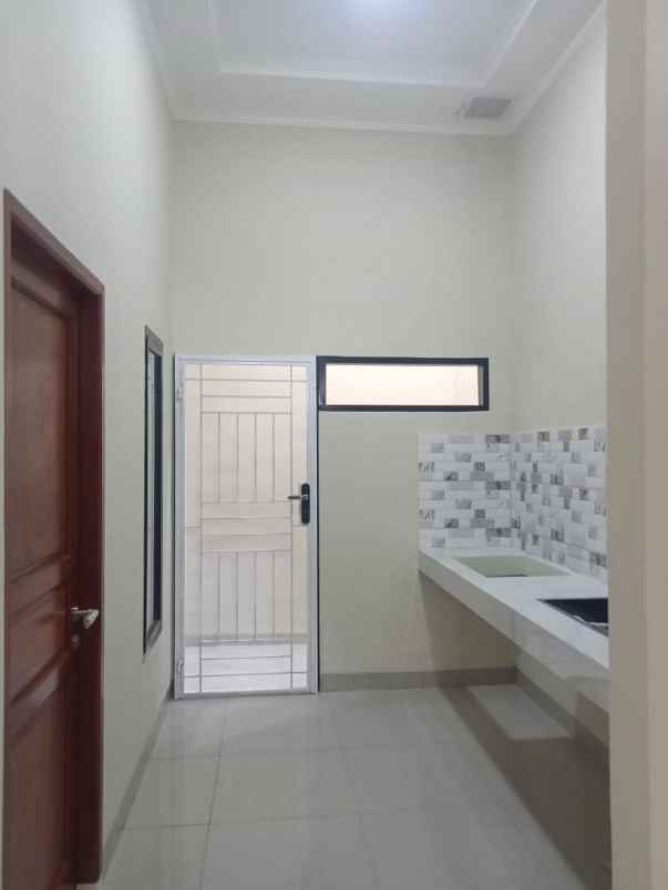 rumah 2 lantai siap huni di harapan indah