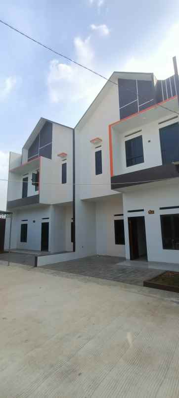 rumah 2 lantai siap huni di kota depok