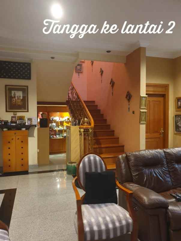 rumah 2 lantai siap huni di perum elite surabaya timur