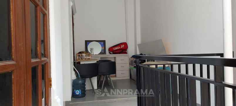 rumah 3 lantai murah di pesona khayangan