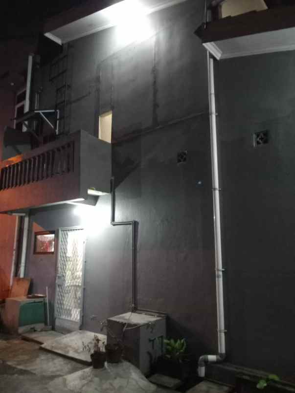 rumah asri dalam komplek jatibening pondok gede