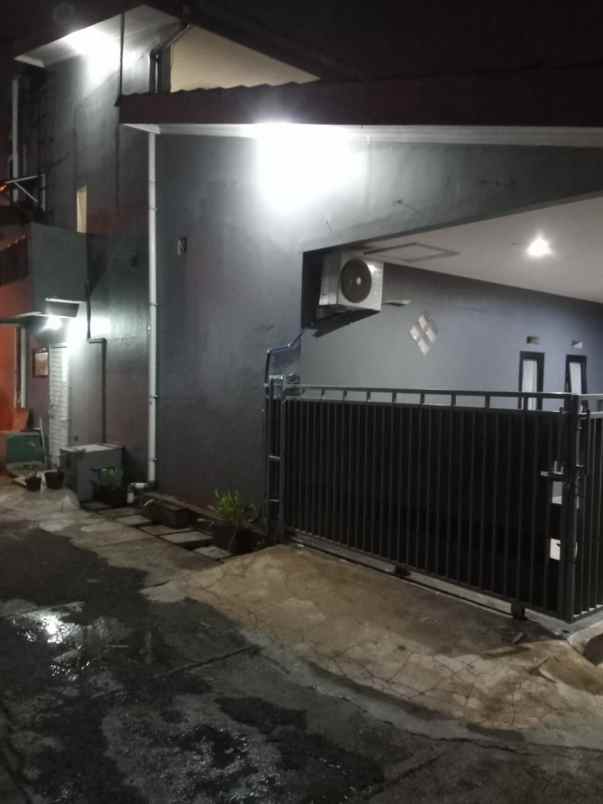 rumah asri dalam komplek jatibening pondok gede