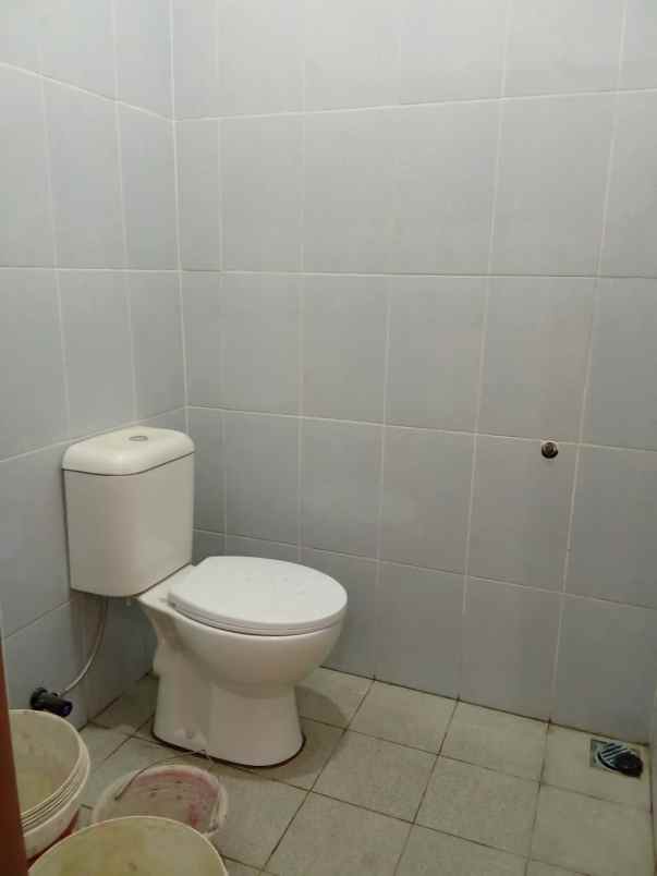 rumah bagus 2 lantai di harapan indah harga nego