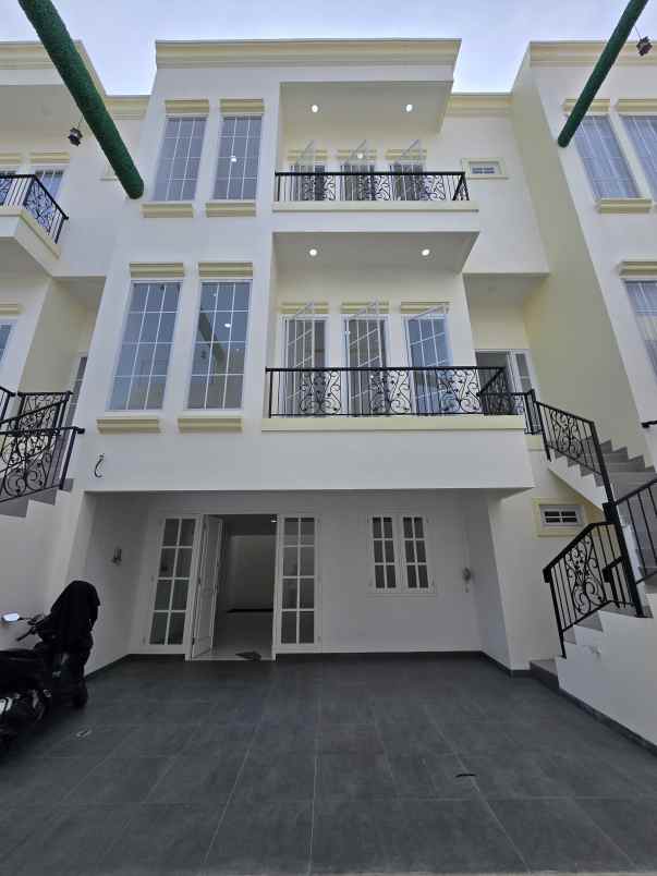 rumah baru dalam cluster di kayu putih jakarta timur