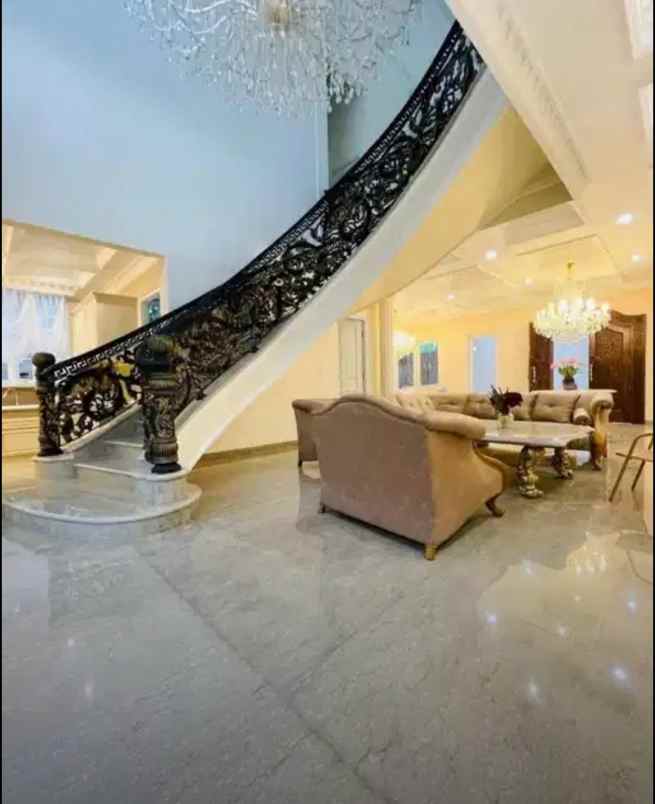 rumah baru siap huni di area kemang jakarta selatan