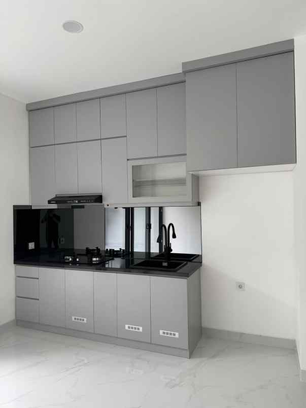 rumah baru siap huni lokasi strategis di area bsd city