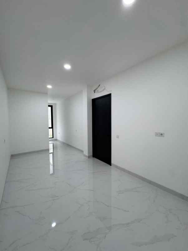 rumah baru siap huni lokasi strategis di area bsd city