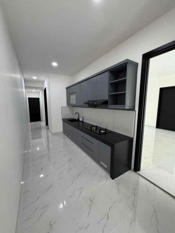 rumah baru siap huni lokasi strategis di area bsd city