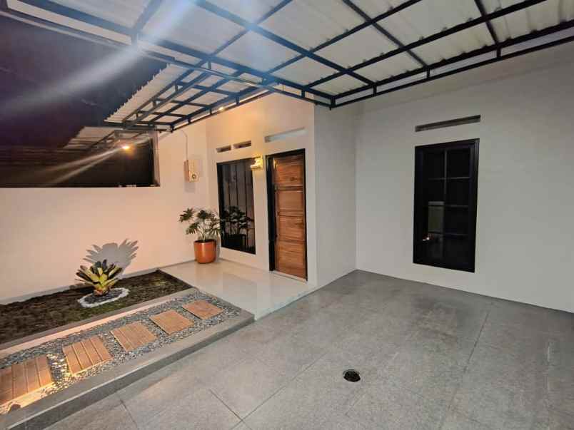 rumah cantik dengan konsep modern namun tetap elegan