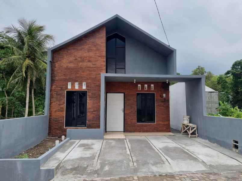 rumah cantik impian dekat area permukiman