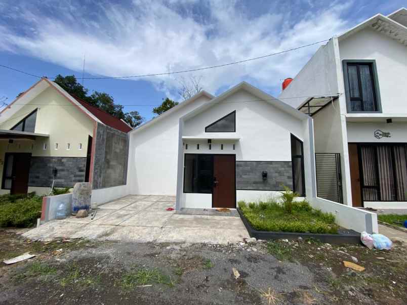 rumah cantik minimalis lokasi strategis