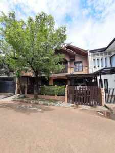 rumah cantik posisi hook di villa cinere mas depok
