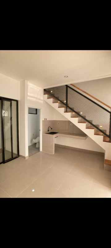 rumah ciracas jakarta timur siap huni