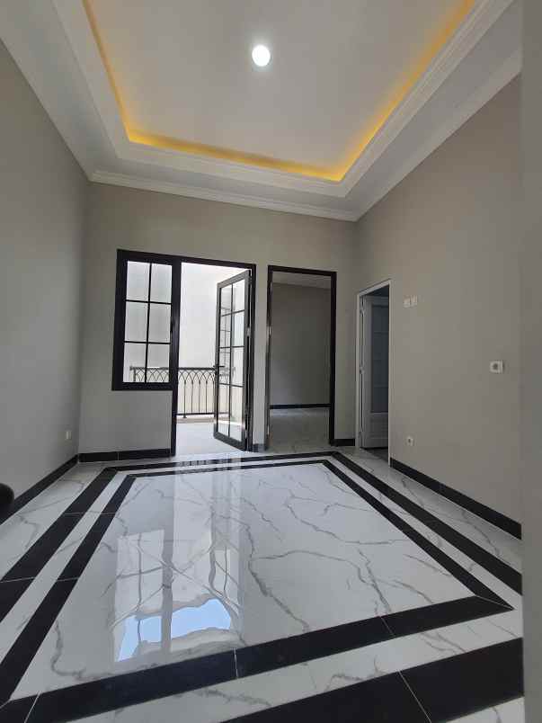 rumah classic bergaya eropa modern di kalimulya depok