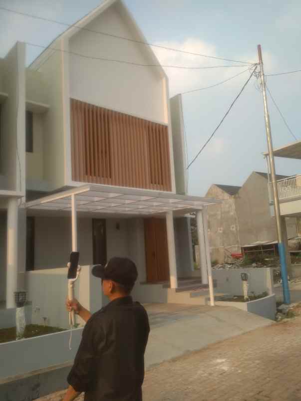 rumah dua lantai harga minimalis