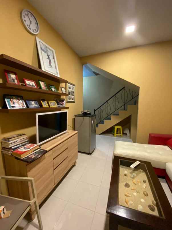 rumah full furnished di cipayung jaktim riska