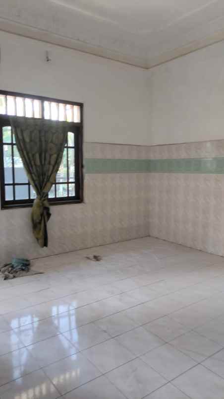 rumah hook dalam kompleks plamongan indah semarang