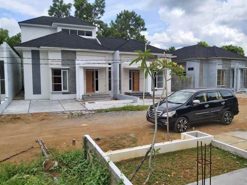 rumah jalan paris 3 padat karya