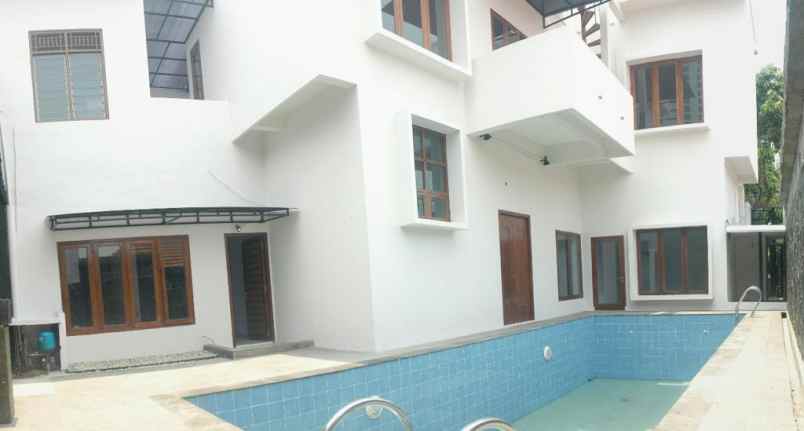 rumah jl baru ii rt 07