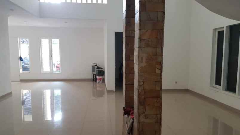 rumah kemang timur