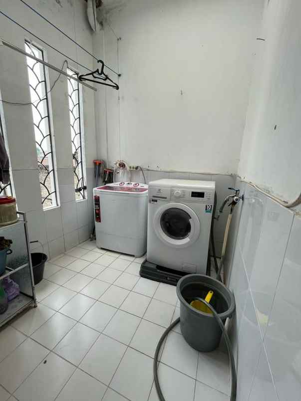 rumah keren di limo depok