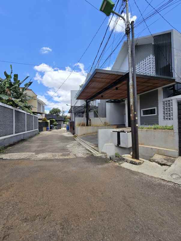 rumah konsep scandinavian di pondok bambu jaktim