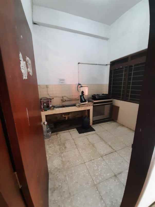 rumah kost eksklusif gambiran campur