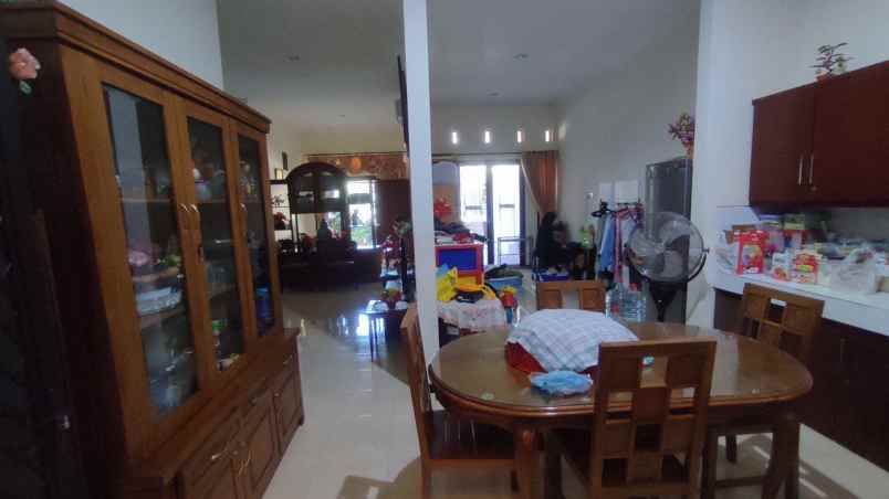 rumah lebak indah regency queen victoria 2200w