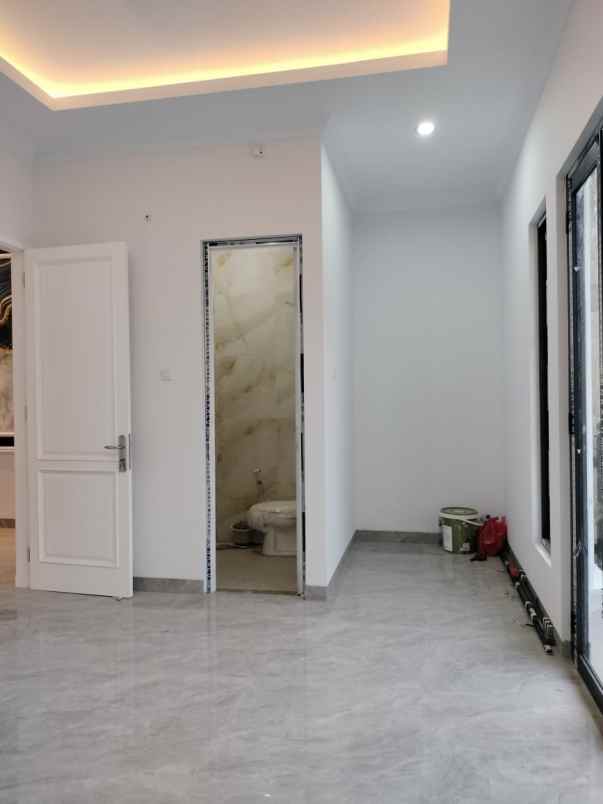 rumah mewah 2 lantai di ciganjur jakarta selatan