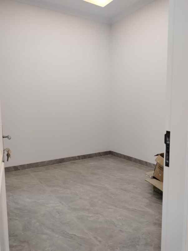 rumah mewah 2 lantai di ciganjur jakarta selatan