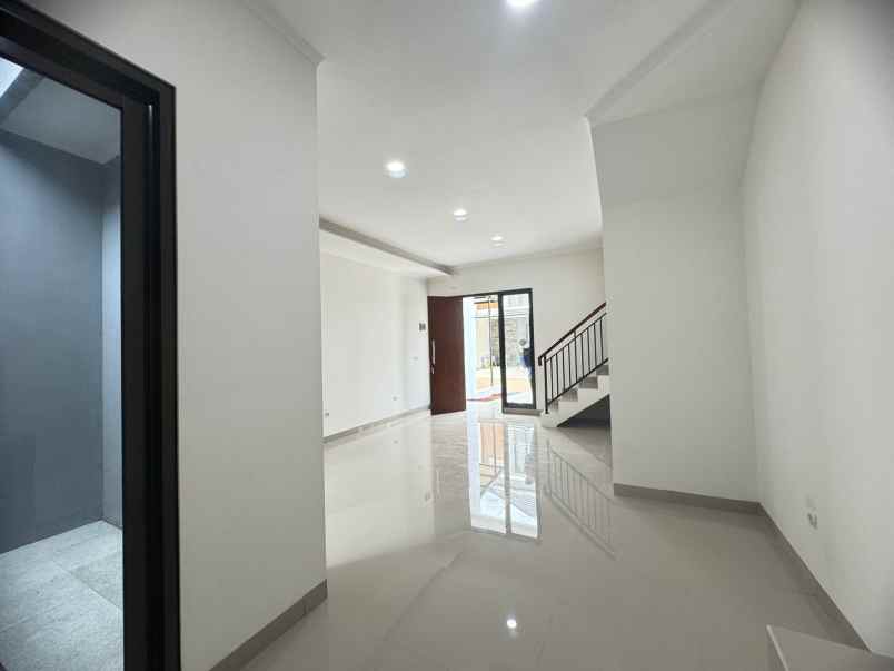 rumah mewah 2 lantai paling murah dekat toll pamulang
